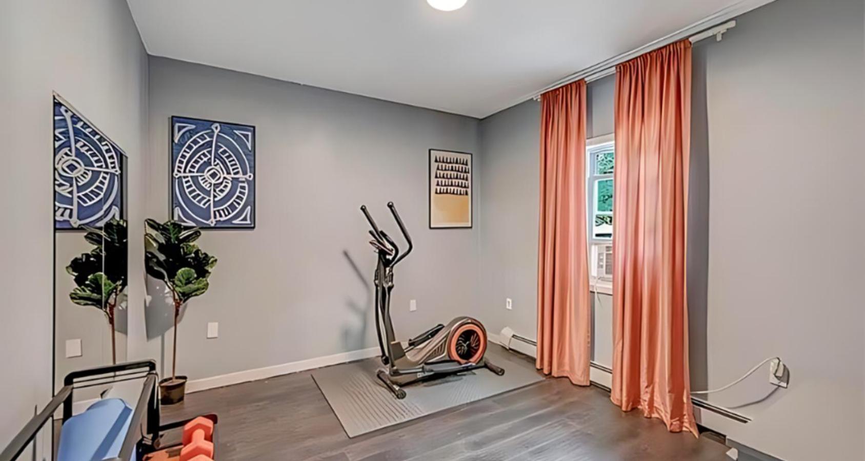 Peaceful Pocono Home With Hot Tub, Gym, & Office Long Pond Exterior foto